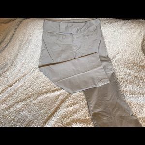 Gap Kahki Crop Pants